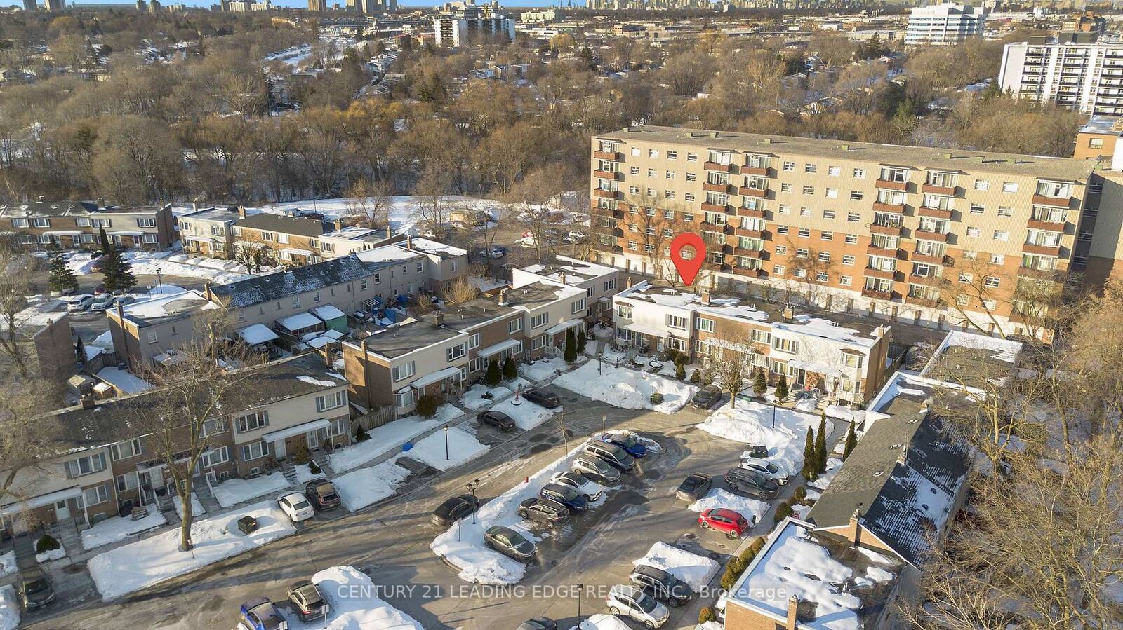 Property Photo:  740 Kennedy Road 57  ON M1K 2C5 