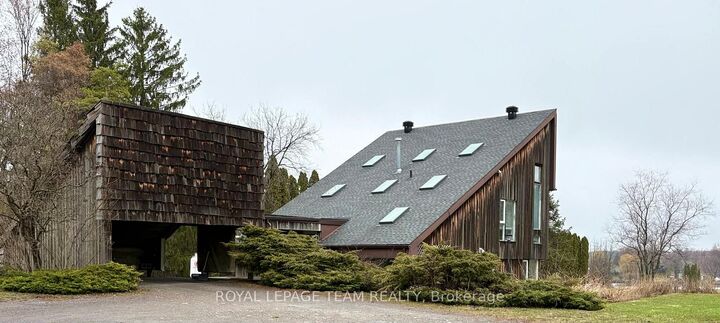 5965 Rideau Valley Drive N — photo 1