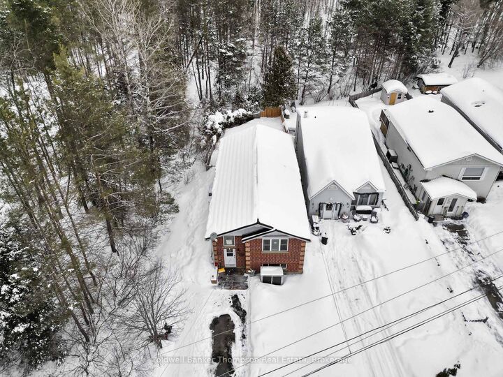 Property Photo: 34 Sabrina Park Drive ON P1H 1L8