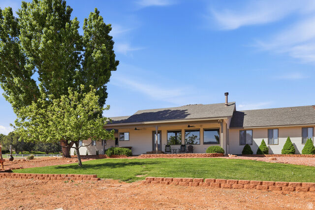 Property Photo:  898 W Grand Canyon Dr  UT 84741 