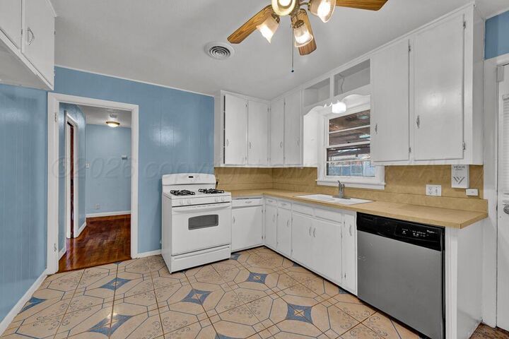 Property Photo:  3912 Westlawn Street  TX 79102-1724 