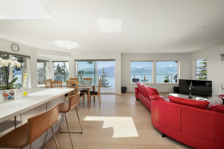 250 Kelvin Grove Way — photo 1