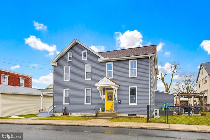 Property Photo:  114 N Market Avenue  PA 17552 