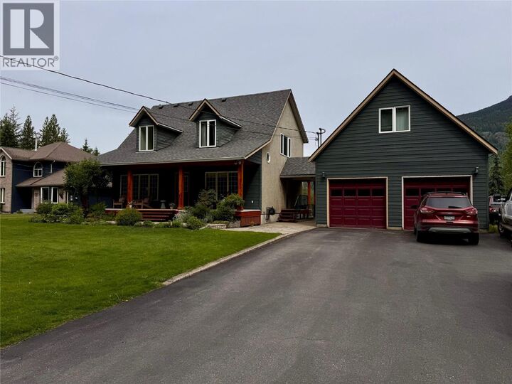 Property Photo: 1820 Illecillewaet Road BC V0E 2S0