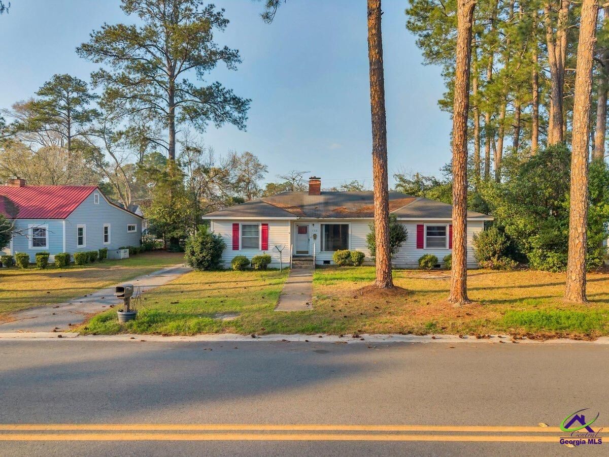 Property Photo:  715 E 17th Avenue  GA 31015 