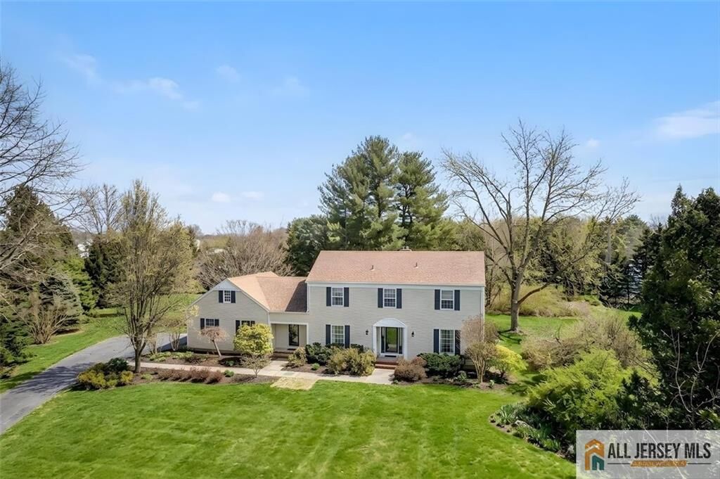 Property Photo:  4 Hardley Drive  NJ 08512 