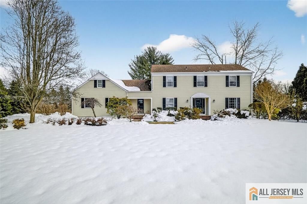 Property Photo:  4 Hardley Drive  NJ 08512 