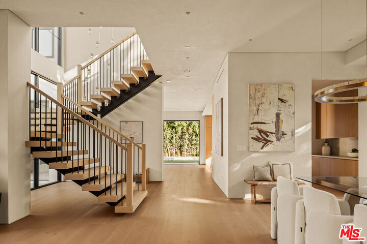 Property Photo:  4724 Halbrent Ave  CA 91403 