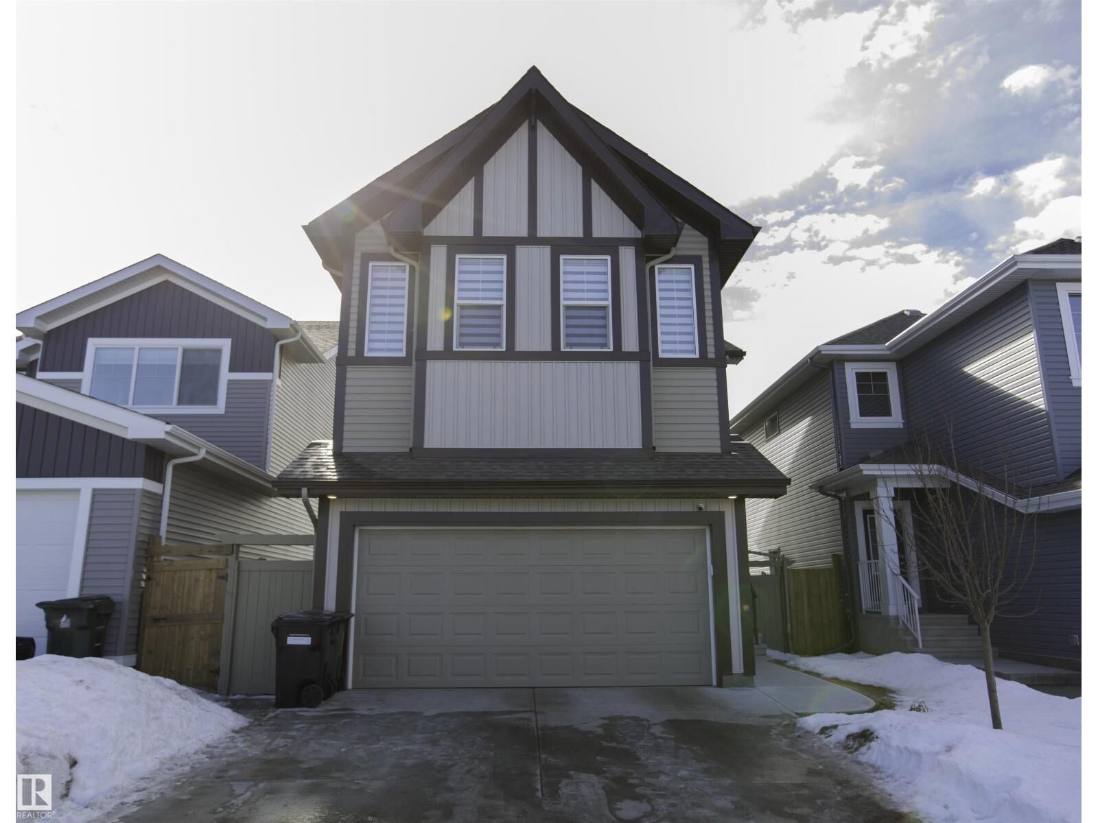 Property Photo:  15 Springbrook Wd  AB T7X 0E7 