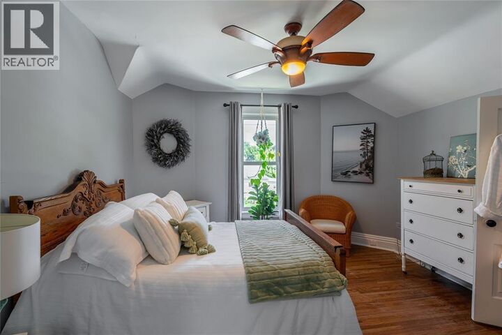 Photo de la propriété:  224 Vidal Street South  ON N7T 2T7 