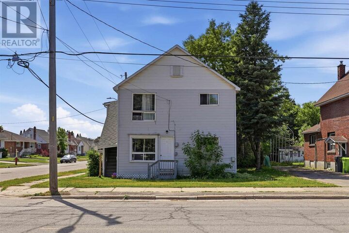 689 Wellington St W — photo 1