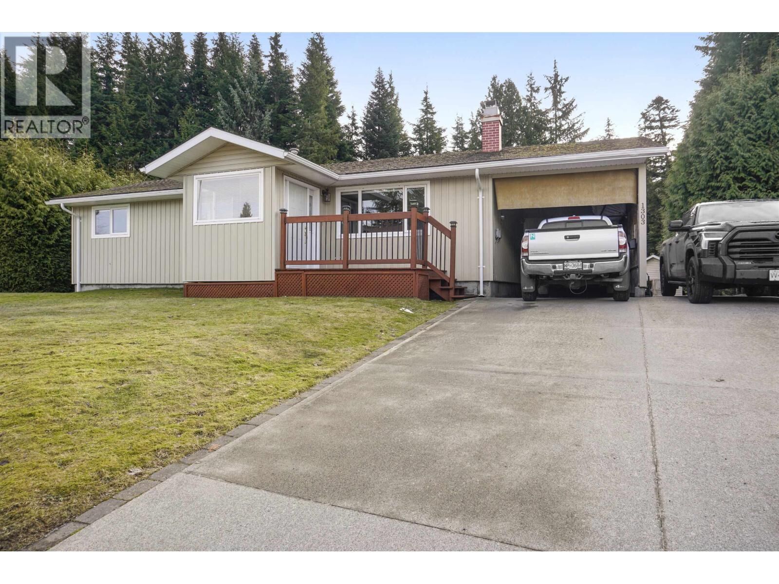 Photo de la propriété:  1303 Tweedsmuir Avenue  BC V8C 1C2 
