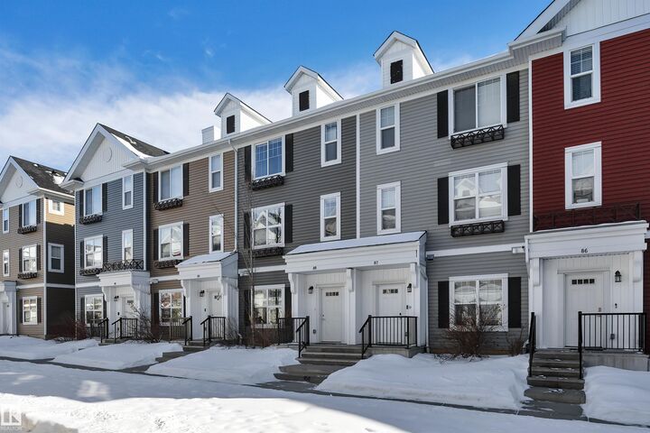 Photo de la propriété:  903 Crystallina Way NW 88  AB T5Z 0N6 