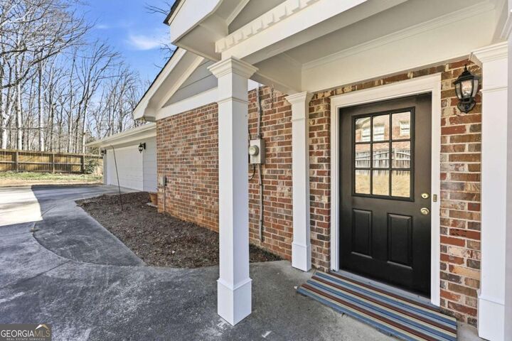 Property Photo:  185 Devereux Drive  GA 30606 