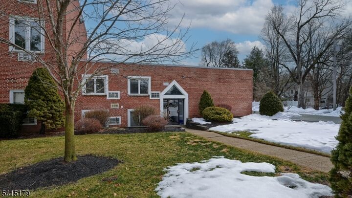 Property Photo:  520 Turnpike C222  NJ 07444 