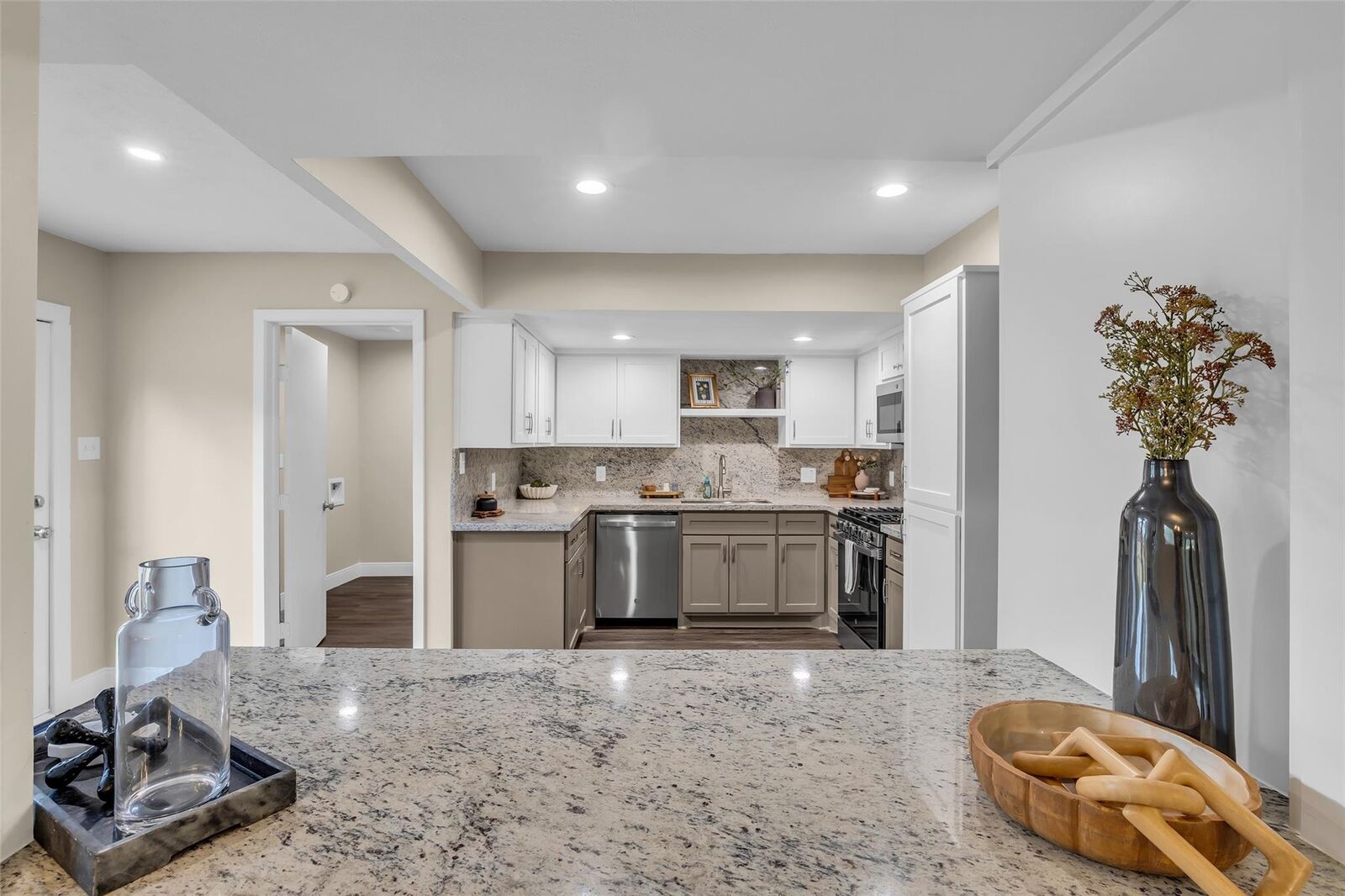 Property Photo:  1810 N Red Cedar Circle  TX 77380 