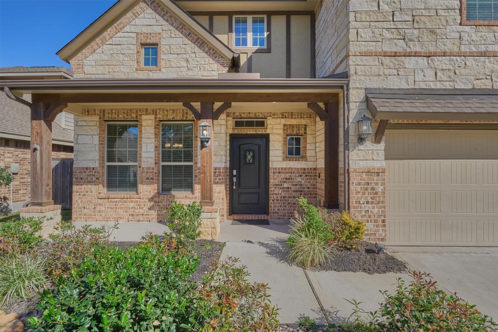 Property Photo:  129 S Bearkat Court  TX 77316 