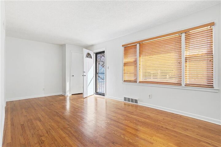 Property Photo:  7120 Roe Avenue  KS 66208 