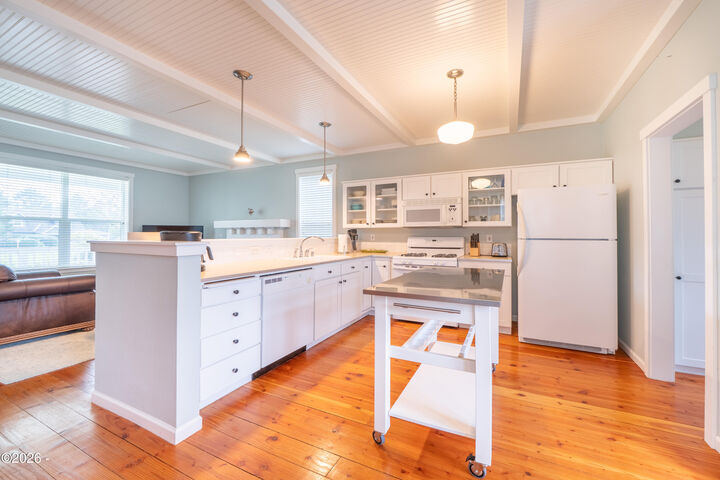 Property Photo:  158 Elderberry Way  OR 97341 