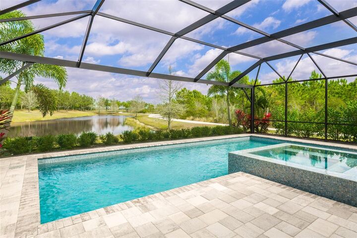 Property Photo:  15623 Leven Links Place  FL 34202 