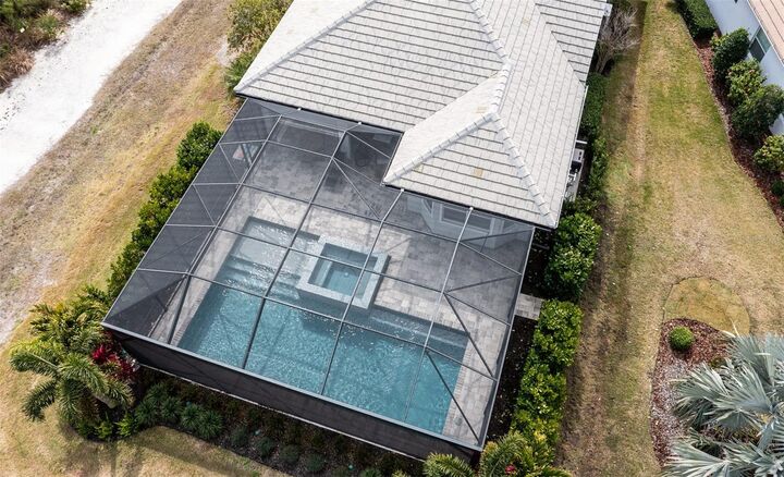 Property Photo: 15623 Leven Links Place FL 34202