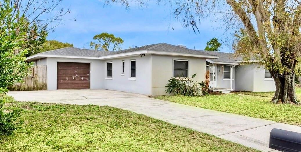 Property Photo: 716 Avenue I NE FL 33881