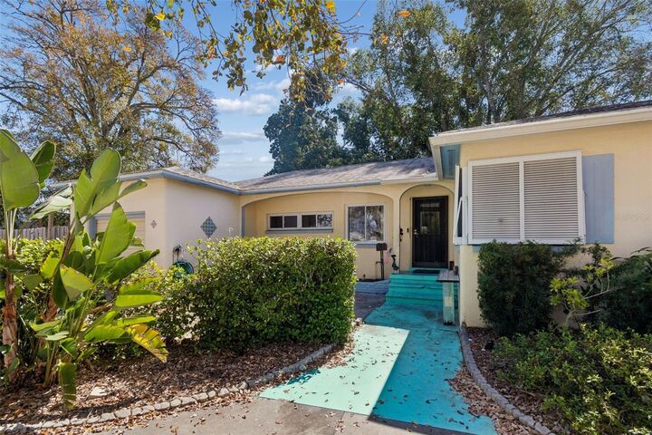 Property Photo:  2120 Coronada Way S  FL 33712 