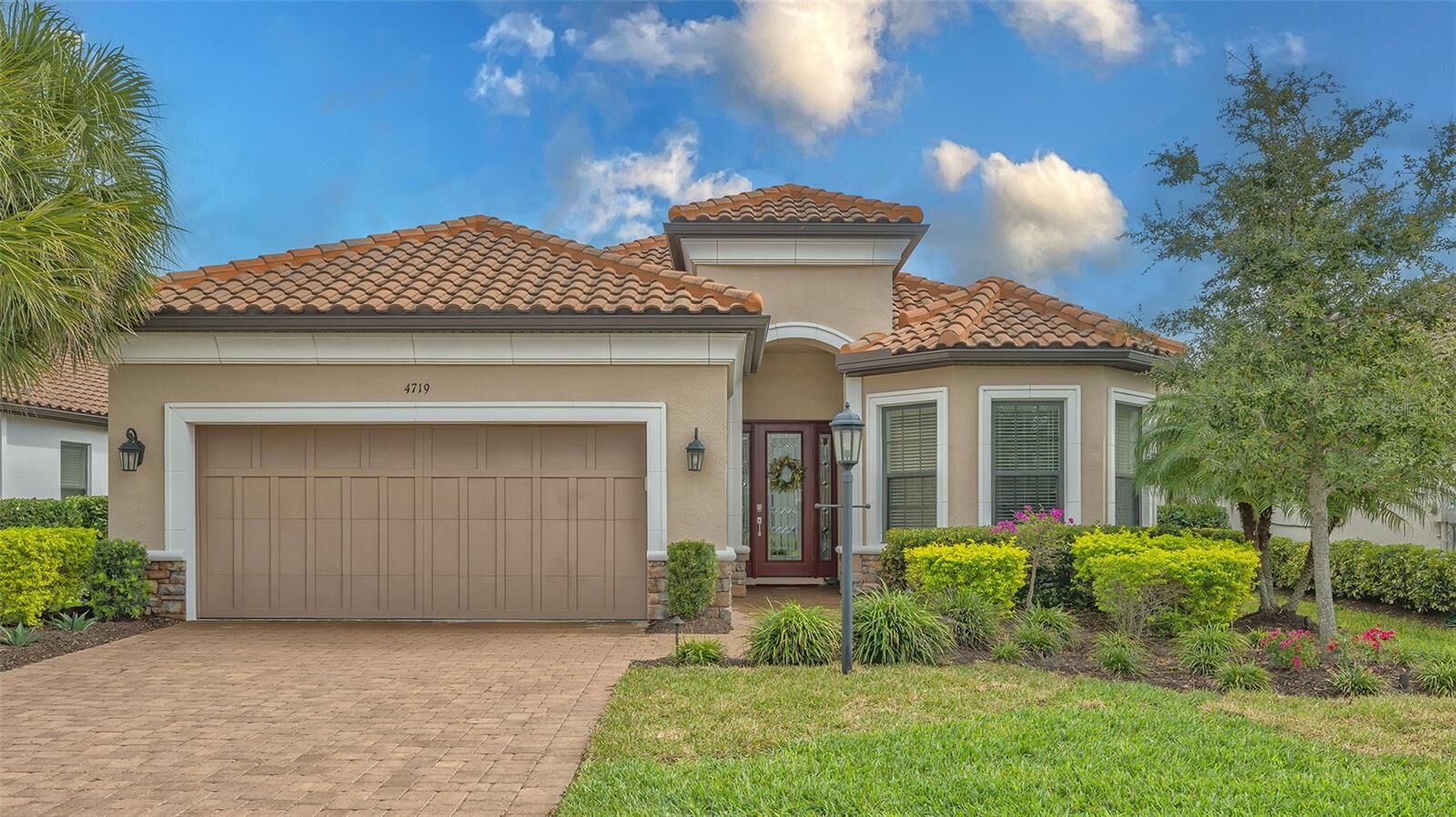 Property Photo:  4719 Cassio Court  FL 34211 