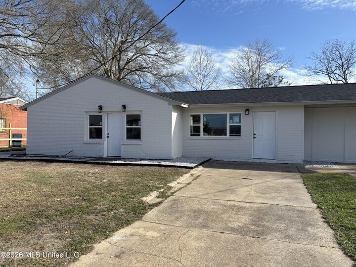 Property Photo:  2464 Old Mobile Avenue  MS 39567 
