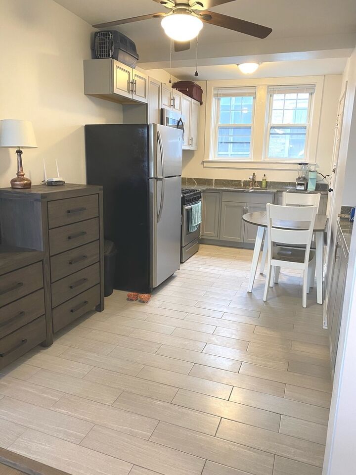 Property Photo:  1064 W Thorndale Avenue 3Q  IL 60660 