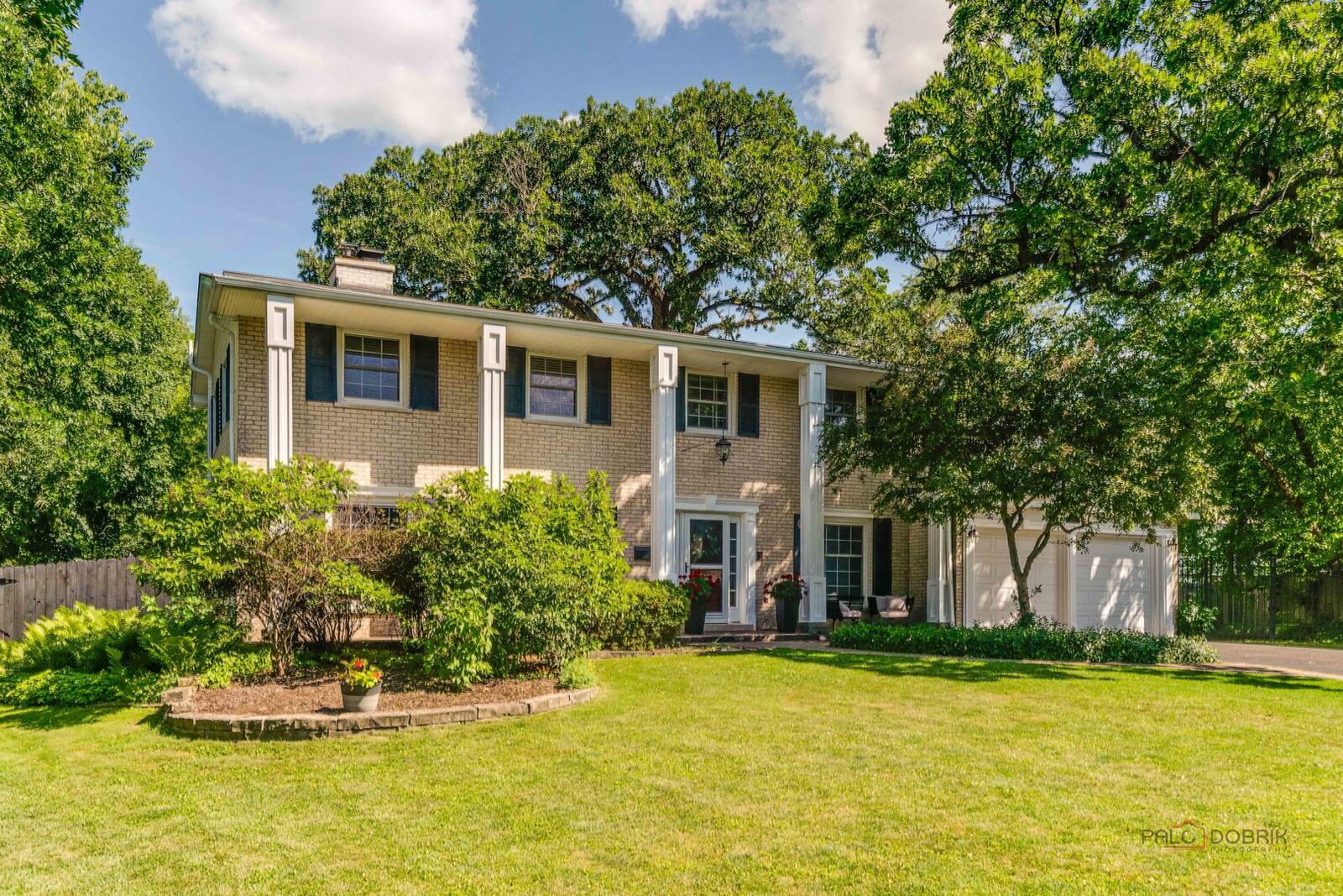 Property Photo:  182 Blueberry Road  IL 60048 