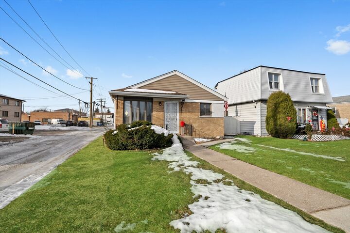 Property Photo: 7852 Neenah Avenue IL 60459