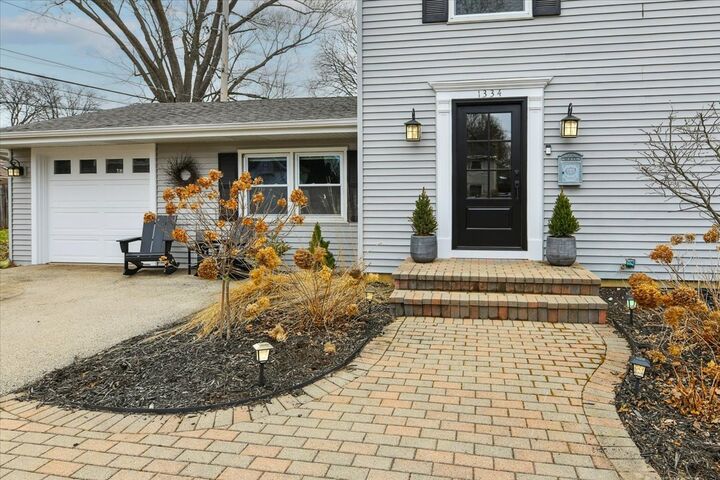 Property Photo:  1334 S 5th Street  IL 60174 