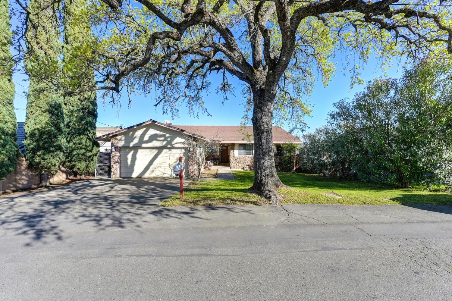 Property Photo:  7409 Kalamazoo Drive  CA 95610 