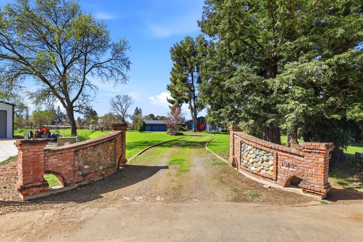 Property Photo:  10400 Siefker Court  CA 95624 