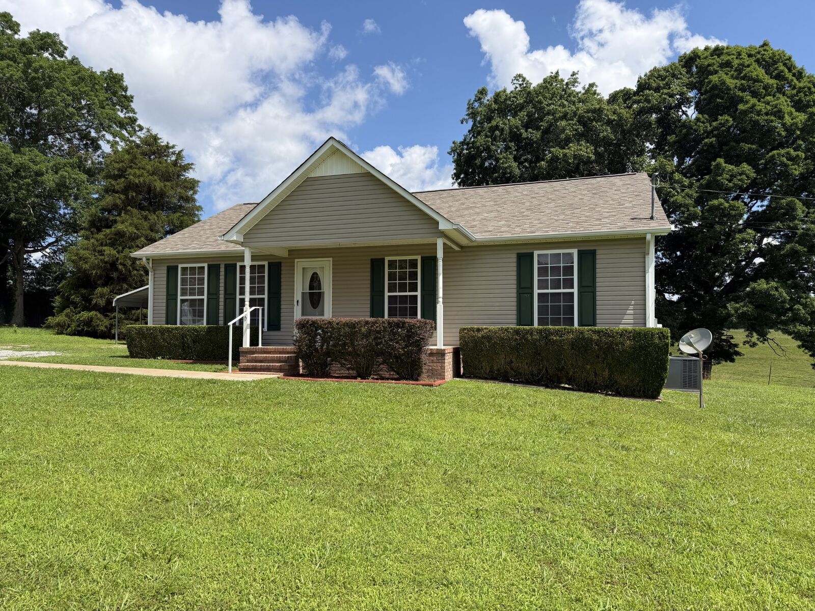 Property Photo: 70 Dunn Leoma Rd TN 38468