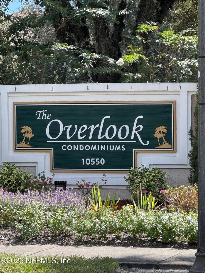 Property Photo:  10550 Baymeadows Road 512  FL 32256 