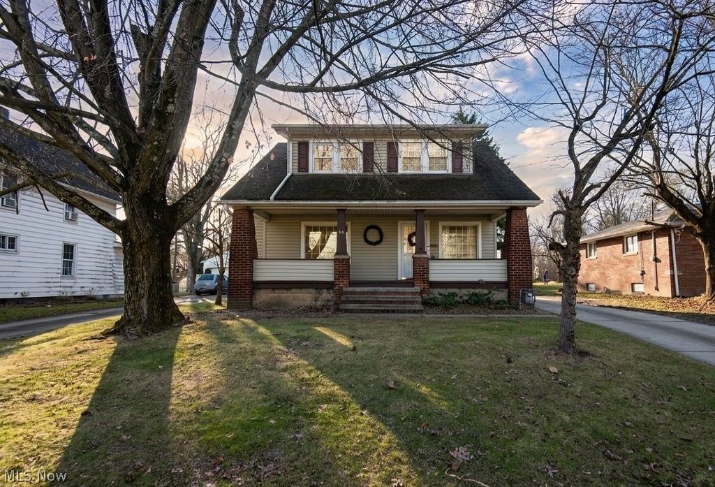 Property Photo:  84 S Hazelwood Avenue  OH 44509 