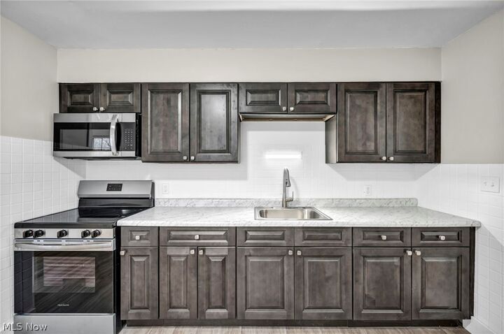 Property Photo:  4882 Belle Meadow Road  OH 44060 