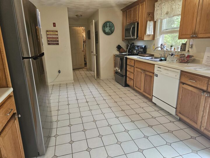 Property Photo: 7 Chapman Way NH 03833
