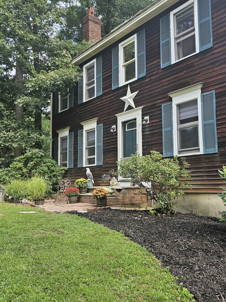Property Photo:  7 Chapman Way  NH 03833 