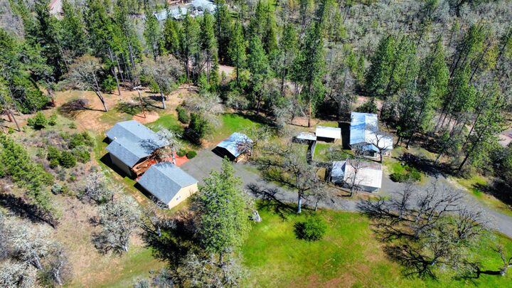 Property Photo: 778 Ragsdale Road OR 97541