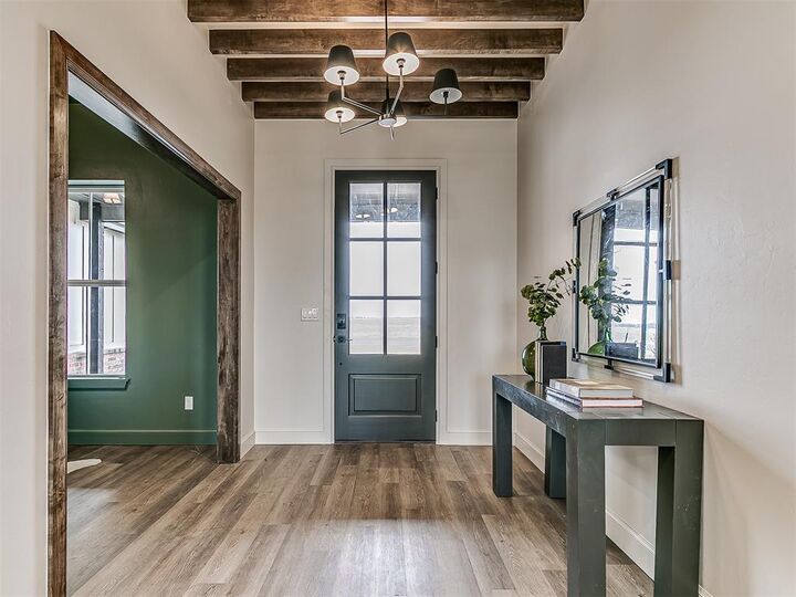 Property Photo:  2541 S May Avenue  OK 73044 