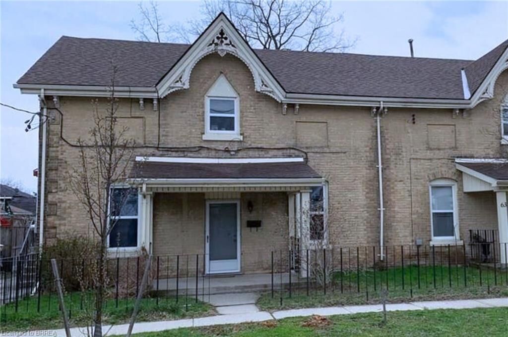 Property Photo:  65 East Avenue Upper  ON N3S 3L5 