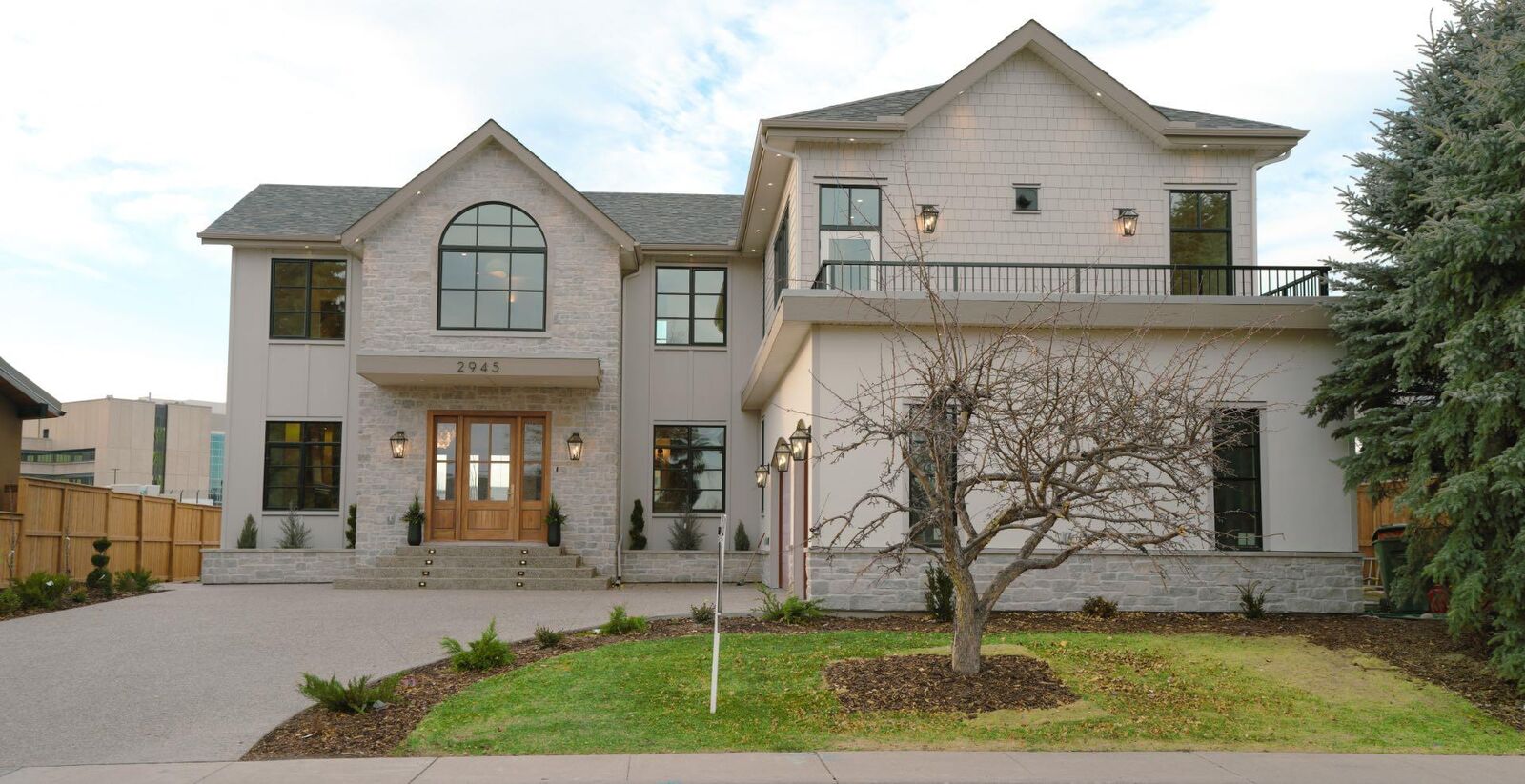 Property Photo:  2945 Toronto Crescent NW  AB T2N 3W4 