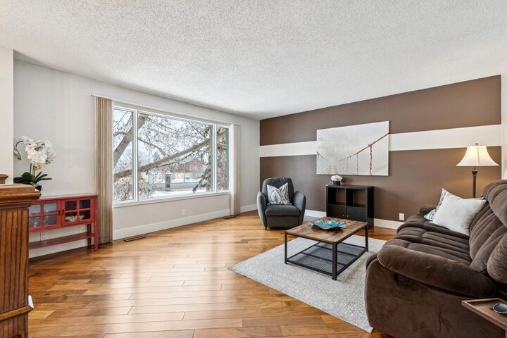 Photo de la propriété:  5 Big Springs Drive SE  AB T4A 1N6 