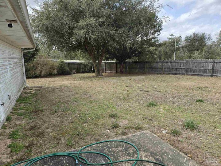 Property Photo:  6502 Starboard Dr  FL 32570 