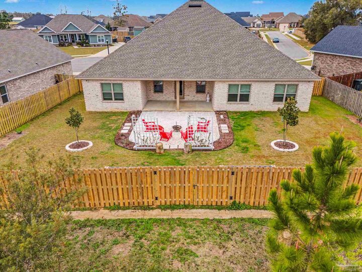 Property Photo:  382 Tybrisa Ct  FL 32533 