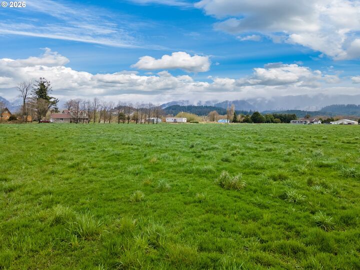 Property Photo:  Makinster  OR 97141 