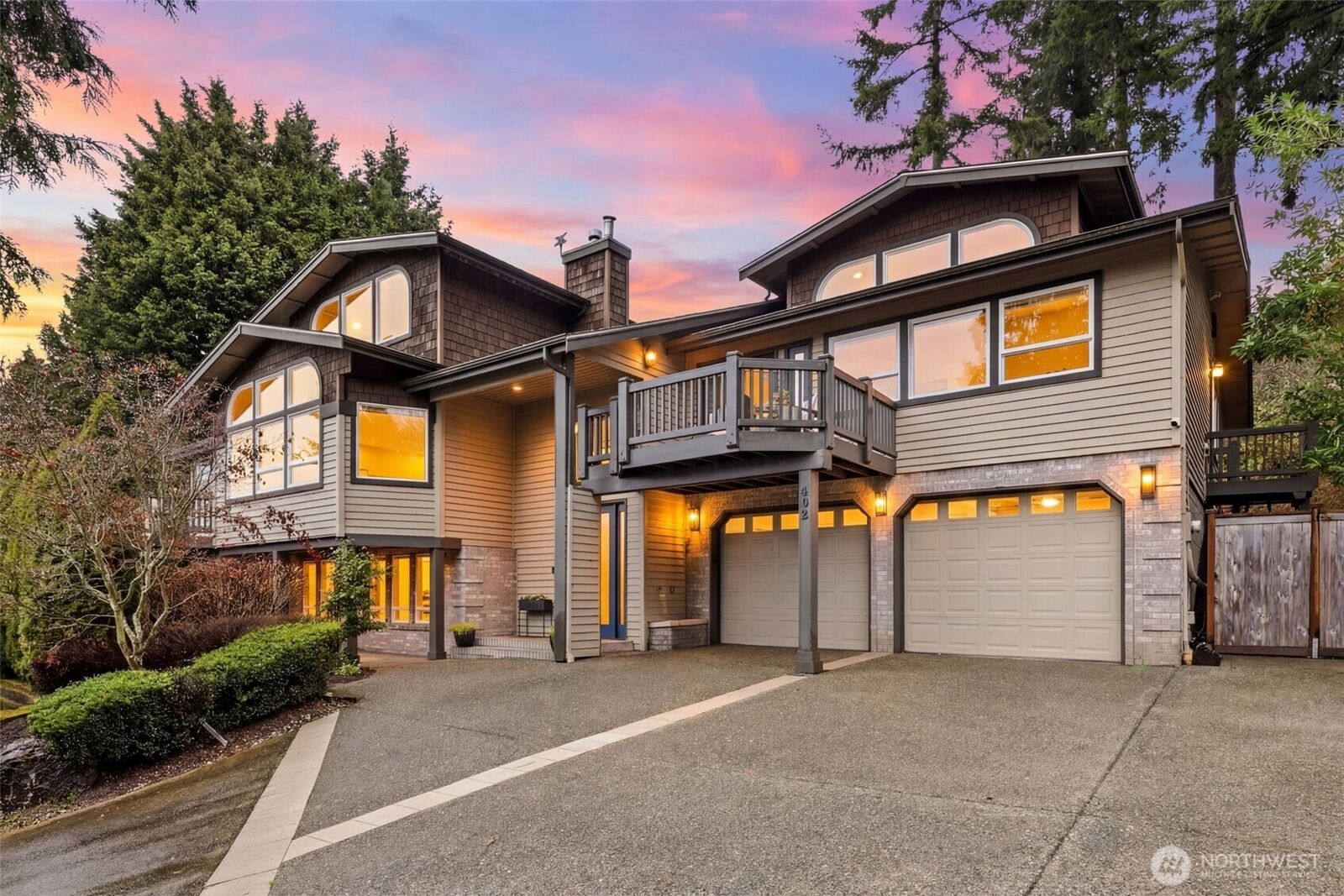 Property Photo:  402 S Slater Street  WA 98033 